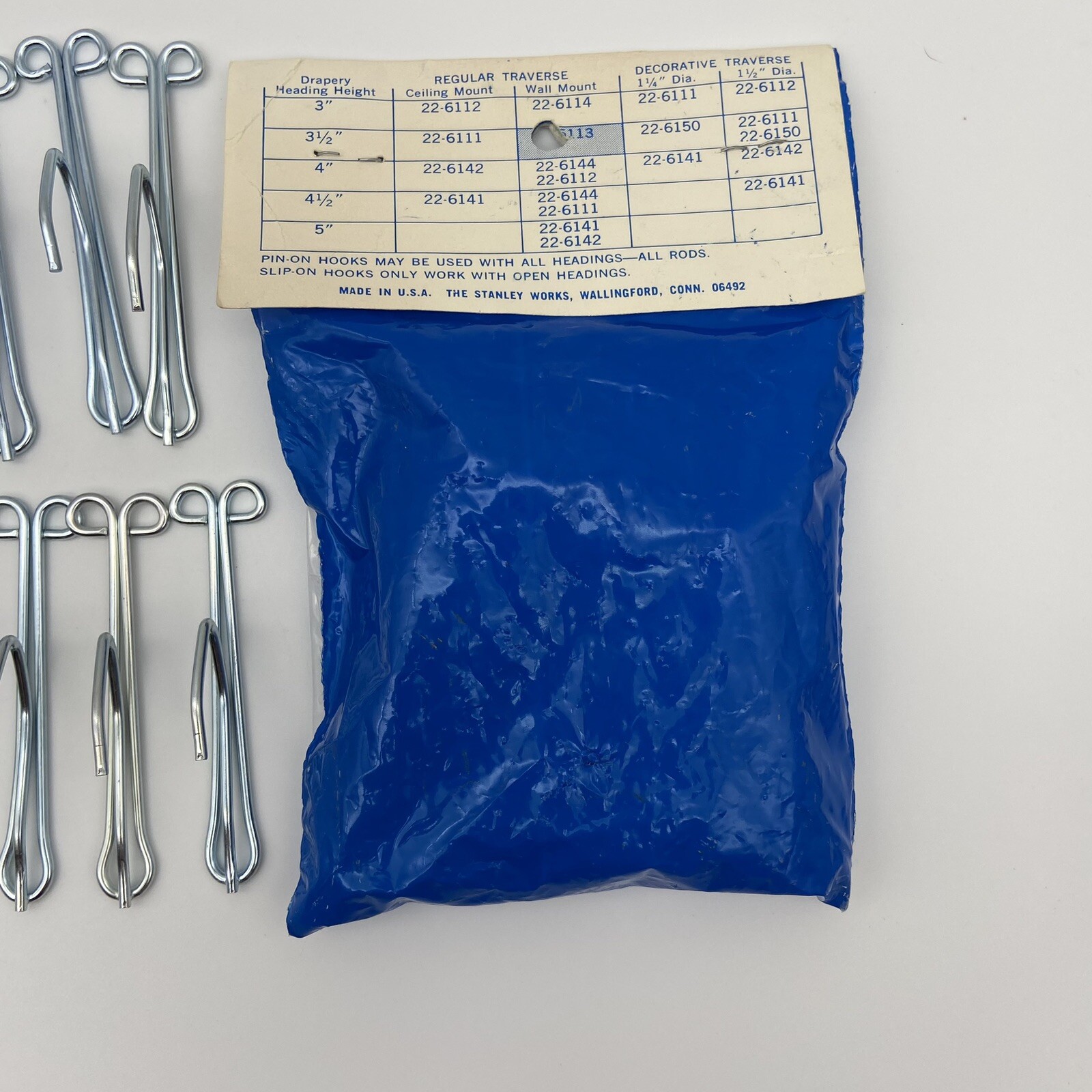 Slip-on Drapery Hooks 3″ for Traverse Rod 28 Count 1″ drop – Stanley NEW