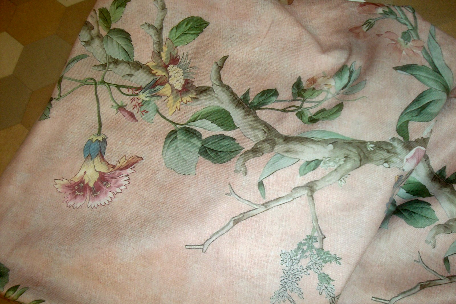 NWT Callisto Home Window Panel Curtains 2 pc Floral Scroll Lt Blush 38 x 96″ lg