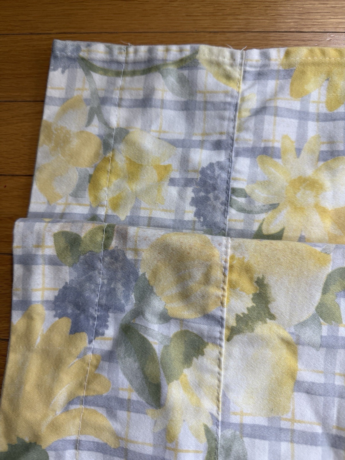 Vintage 1990s Window Valance Country Kitchen Floral Plaid Yellow Gray, 76×16”