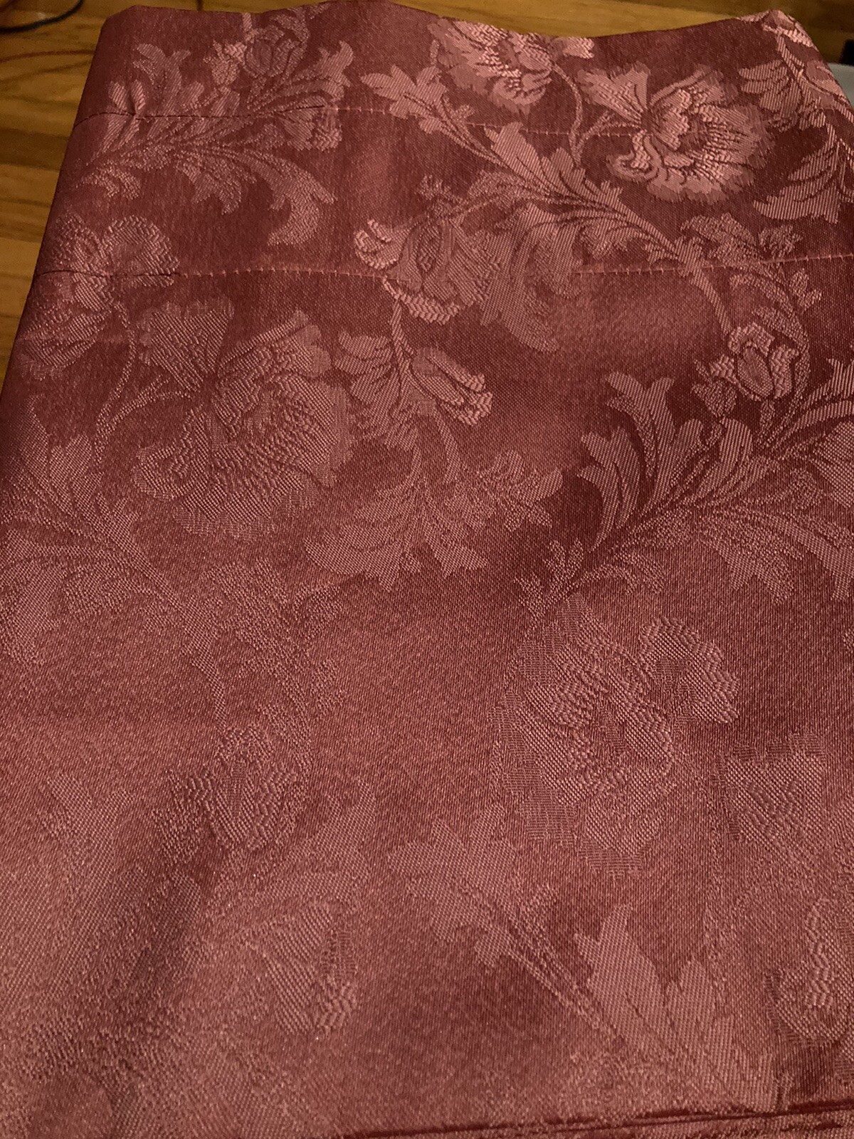 Valance (Burlington) Damask? Dark Rose / Light Burgundy