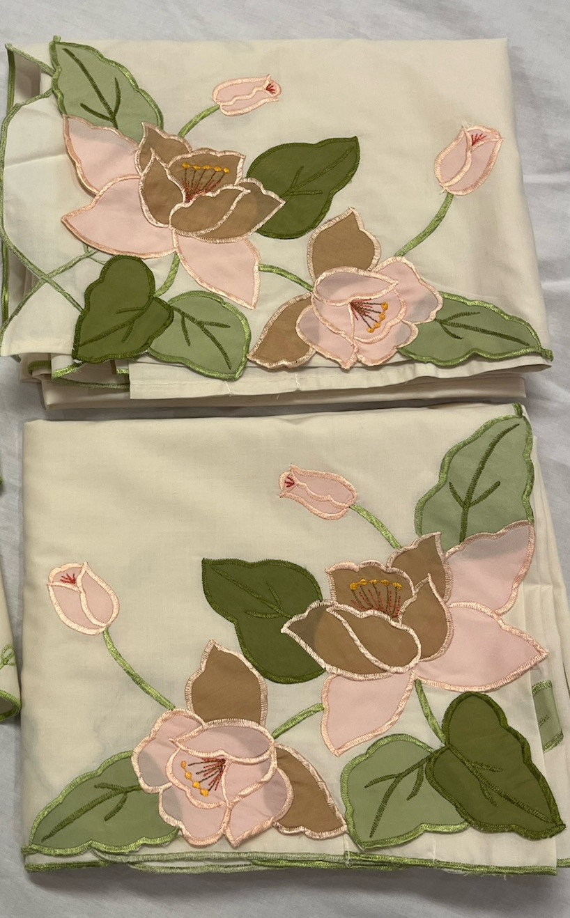 VTG Embroidered Scalloped Curtains Flowers Leaves with Tie Backs 70”x84” Spring