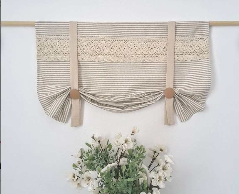 NEW!! Striped Lace Tie Up Green & Cream Valence! 42″ X 18″ (E90)