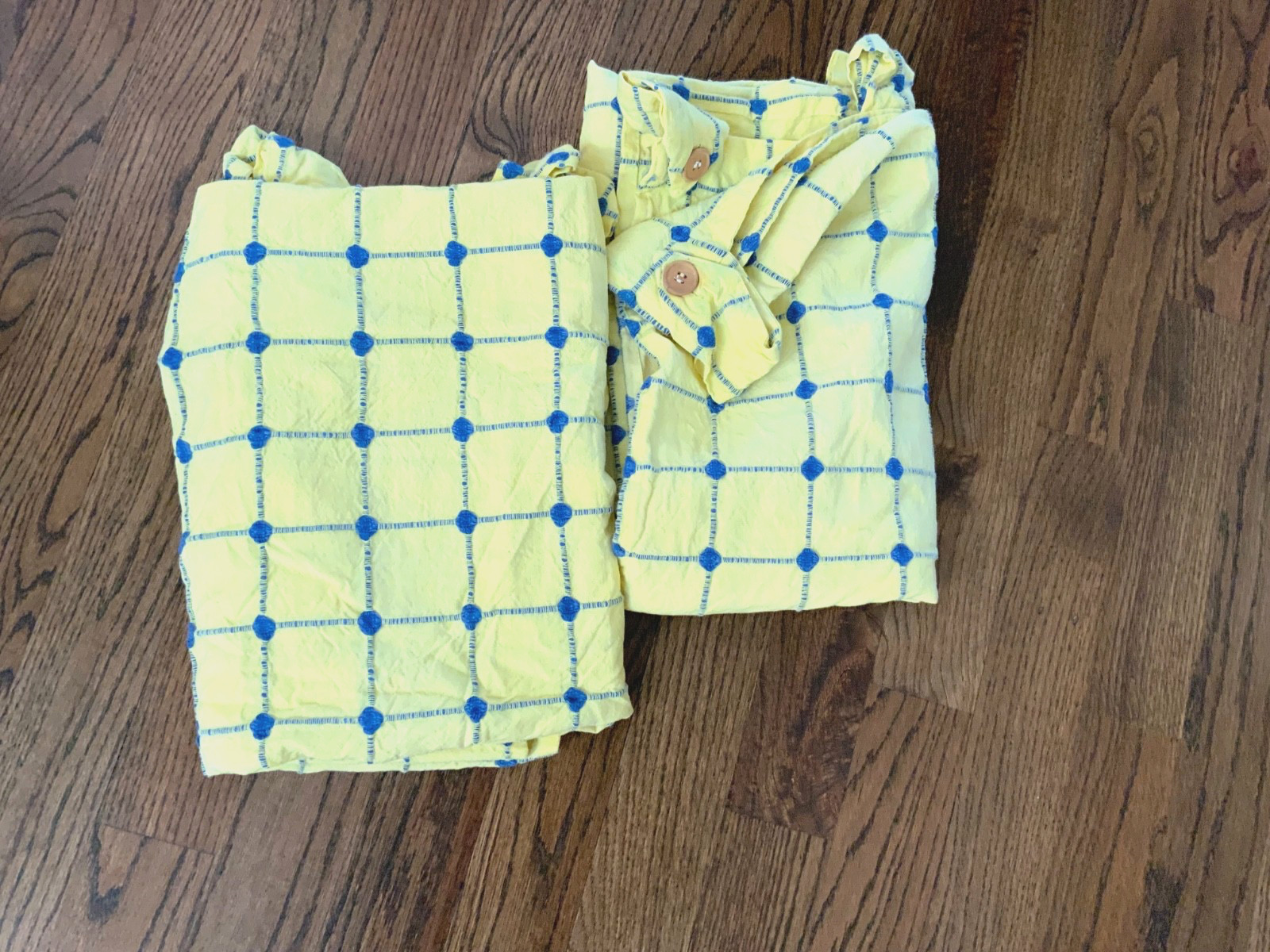 Crewel embroidery handmade window curtains set checker wood buttons yellow blue