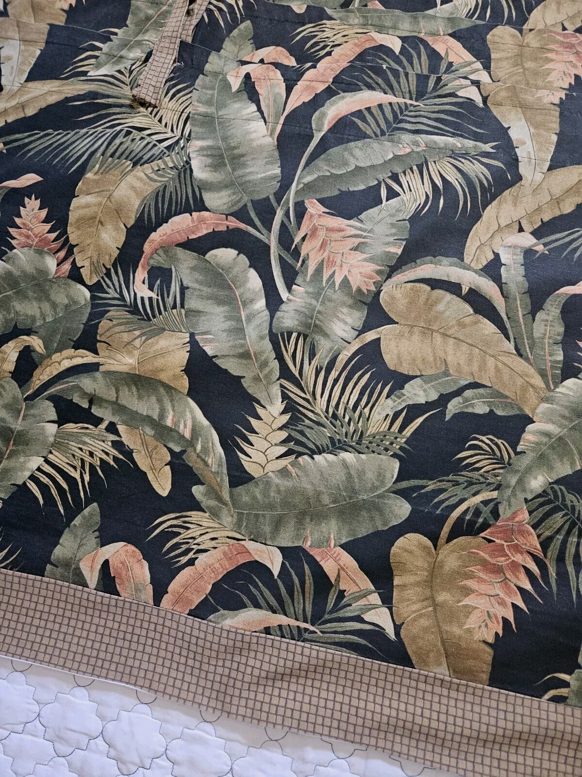 Thomasville 7pc Tahitian Black Sunset Valances 50W X 30H Sunrooms, Cafe Tiki bar