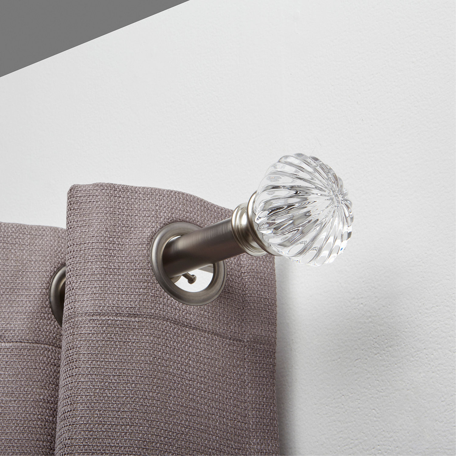 Caroline Acrylic Finial 1″ Adjustable Curtain Rod – Silver
