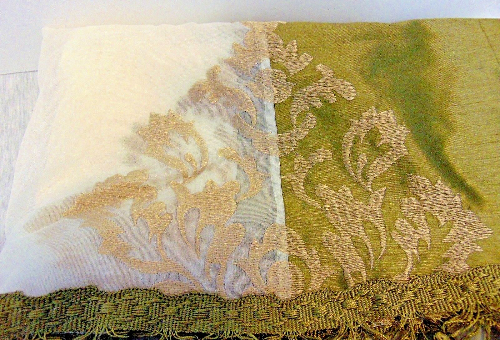 Window VALANCE Green White Beaded & Tassel 53″ x 21.5″