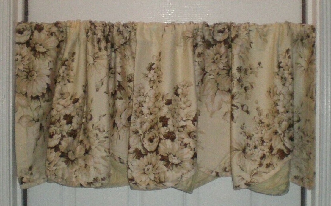 Waverly Home Peak-a-boo Valance with Brown Roses Cream Polka Dot Cottage