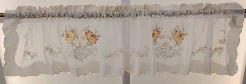 VINTAGE Embroidered Ivory Floral Valance with Cotton and Sheer Voile 68Wx11L