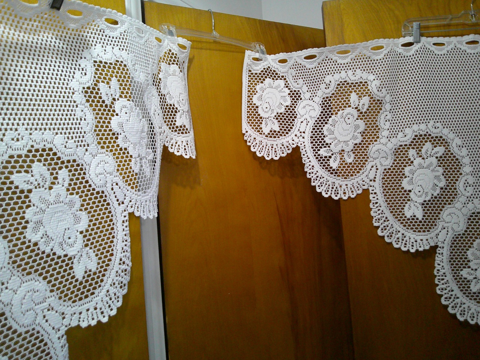 Pair of Swag Floral White Lace Curtains made in Liechtenstein 33 x 33 in Unused