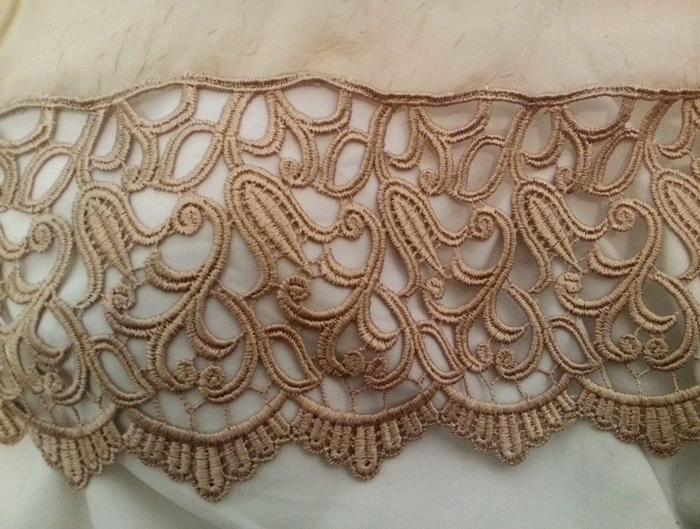 Vintage Embroidered Valance Beige Set 2