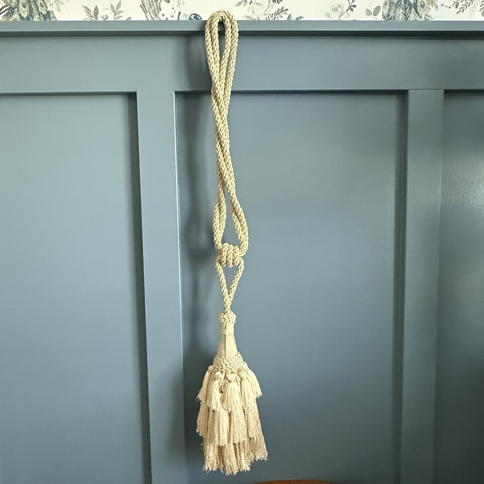 Vintage 90’s Oversized 30” Decorative Tassel Tieback Cream Beige Fringe