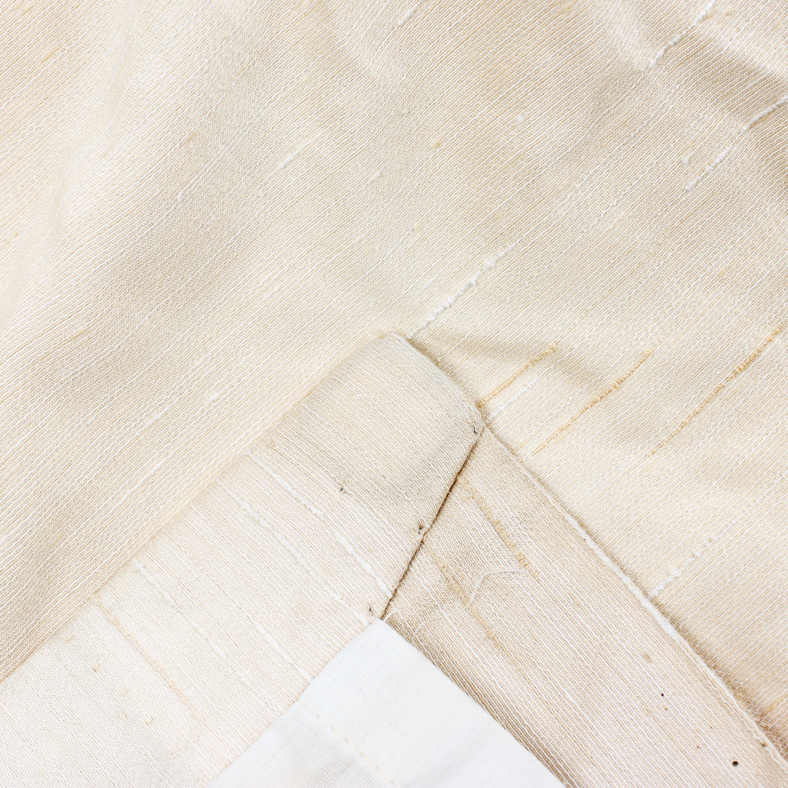 Set Of 2 Matching Unbranded Cream White Lined Fabric Curtains 42″ x 44″