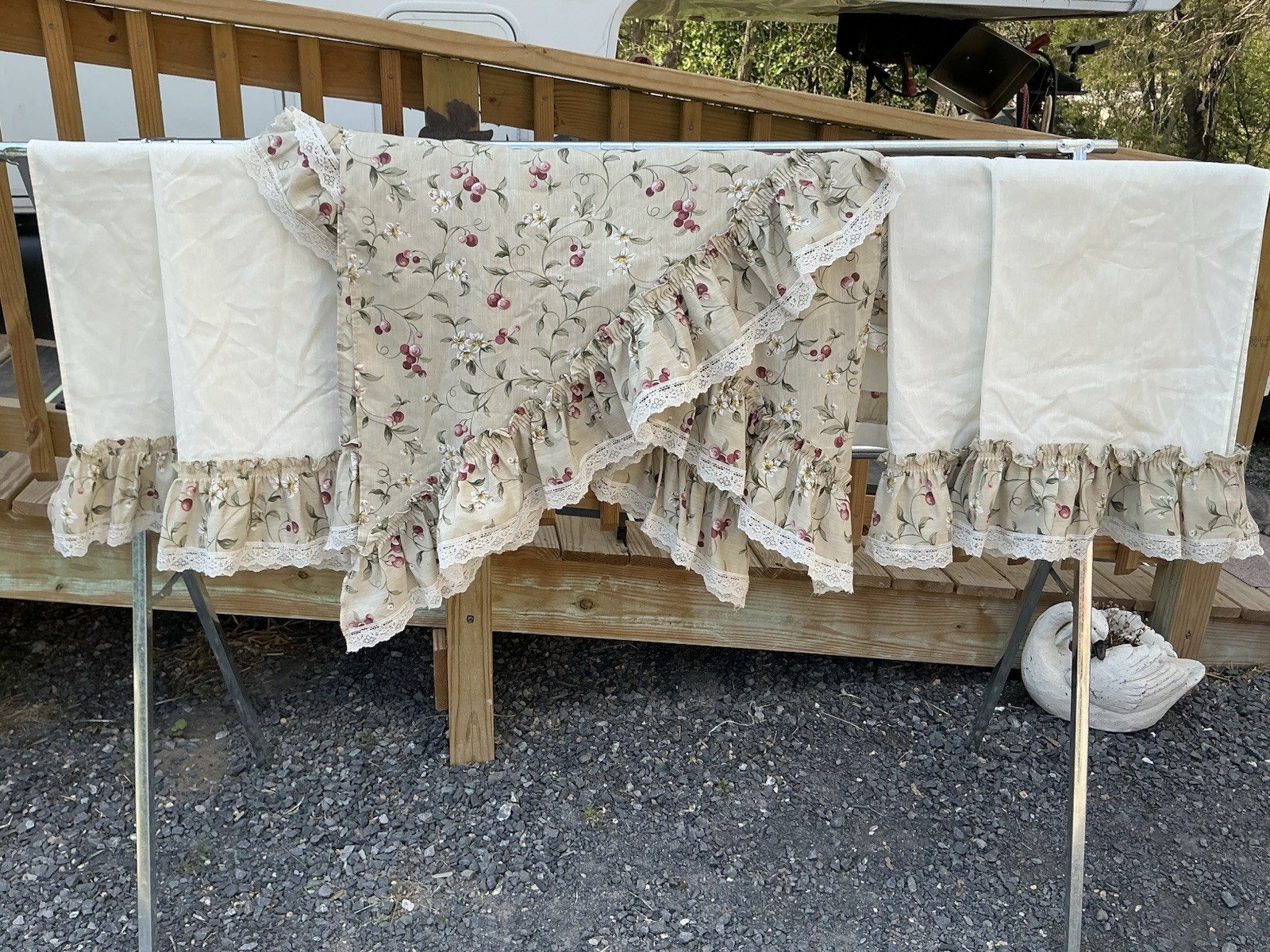 Cherries Natural Ruffled Cotton Washable (4) Panels (3 Complete) Valances A39