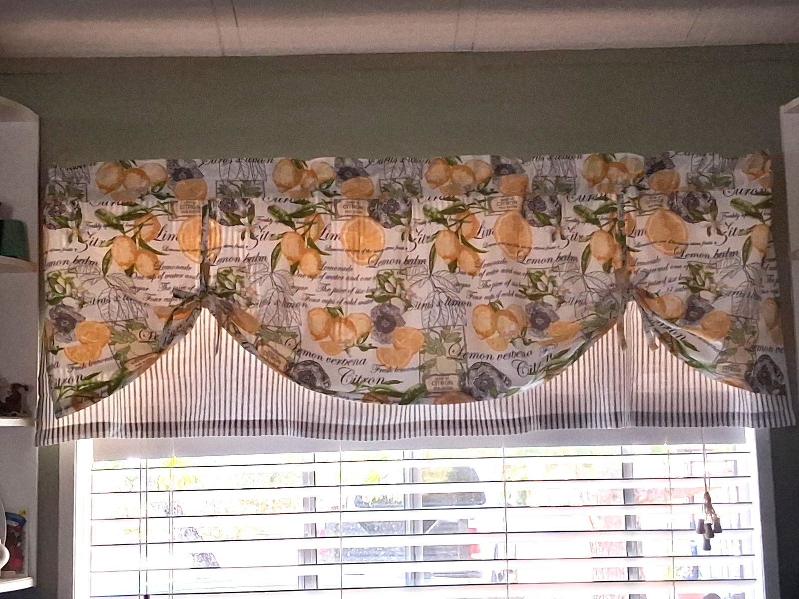 Waverly LEMON ZEST Fruit Valance Yellow Garden Cottage Cafe 60×18