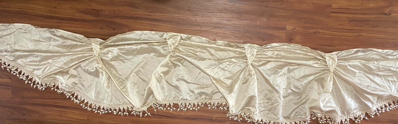 JC Penney Chris Madden Window Wide Swag Beaded Valance Taupe Gold 140×28 Approx