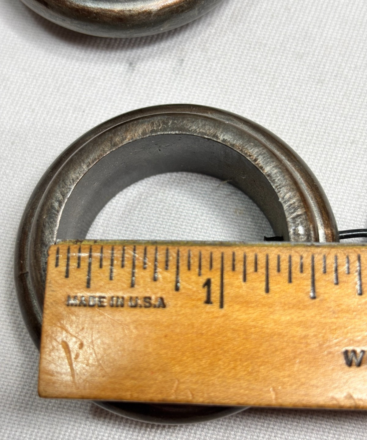 Set of 28 Café Curtain Rod Clip Rings – inside dia. for rod is 1.25″ – RESIN