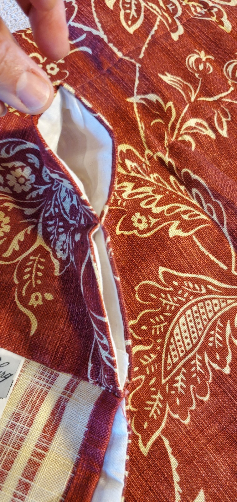 Williamsburg Everard Jacobean Scalloped Valance Red Floral Striped Set Of 3