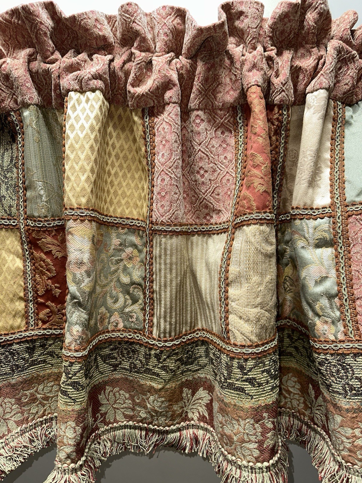JCP PENNEY OPULENCE GALLERIA STYLE PATCHWORK CHENILLE VALANCE 23X80 Nice