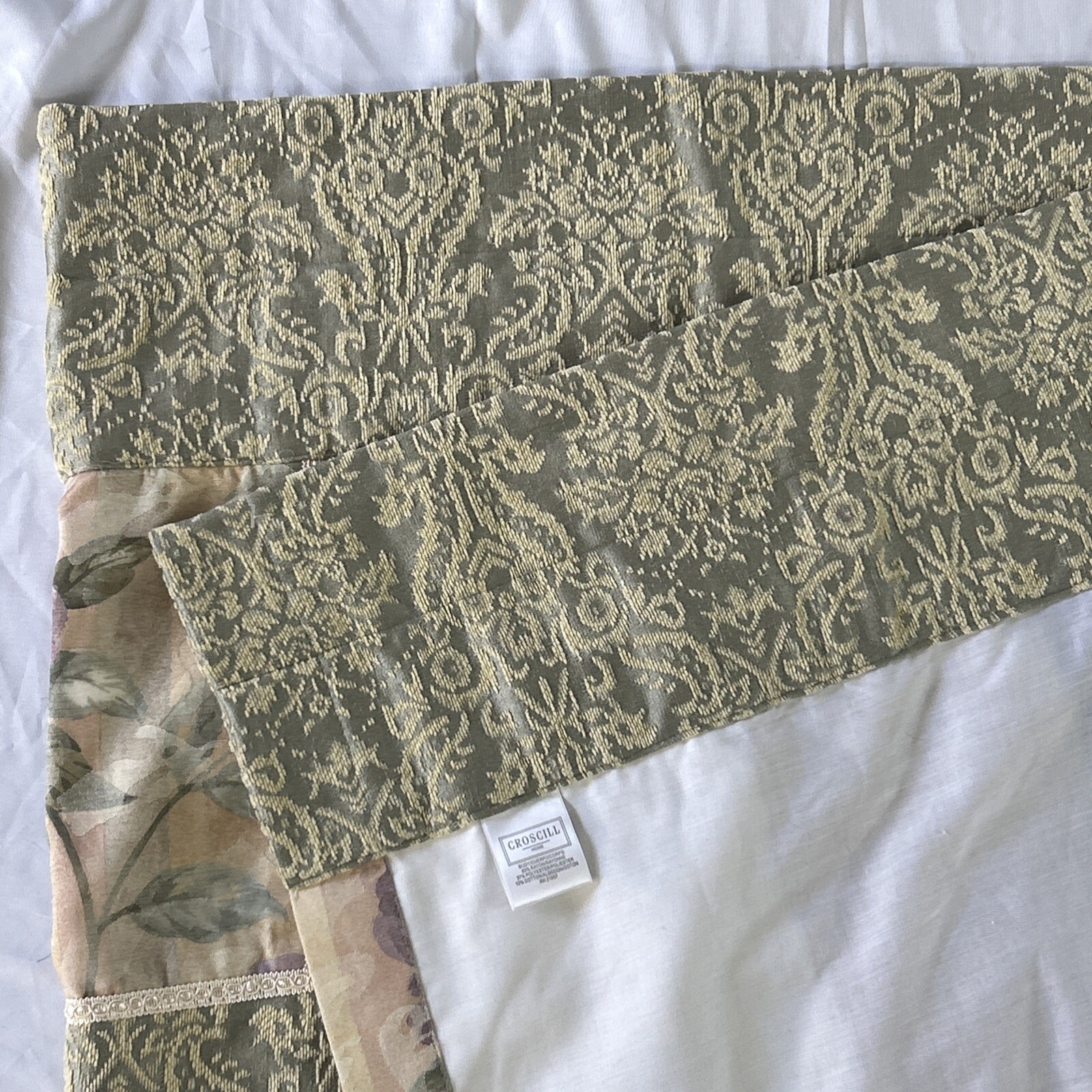 CROSCILL HOME Valance Patchwork Quilt/Tapestry Design 88″x17″ RN21857