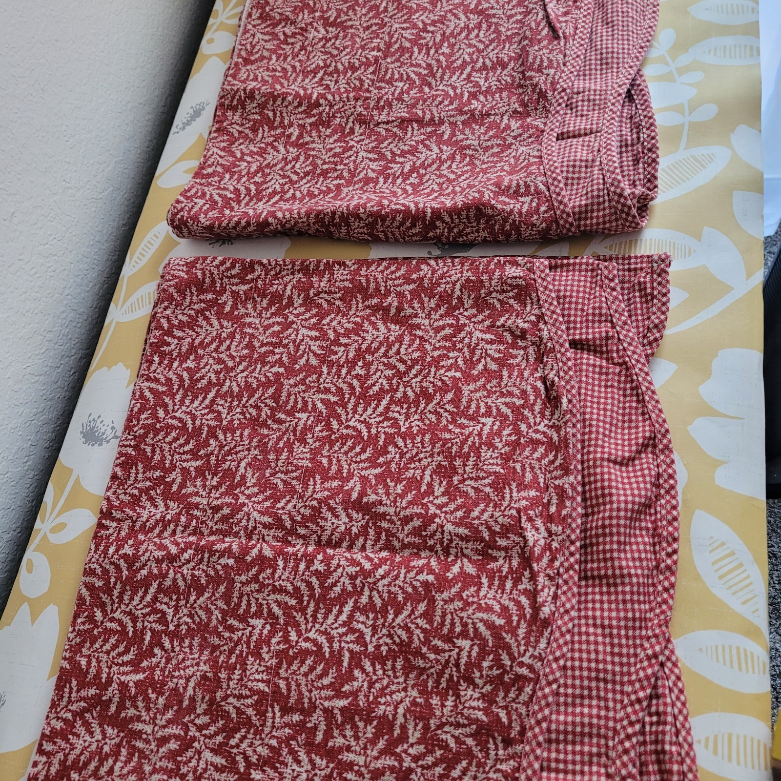 Waverly Red Fernwood & Gingham Check Valance Scalloped Edge 15.5×76 Set of 2