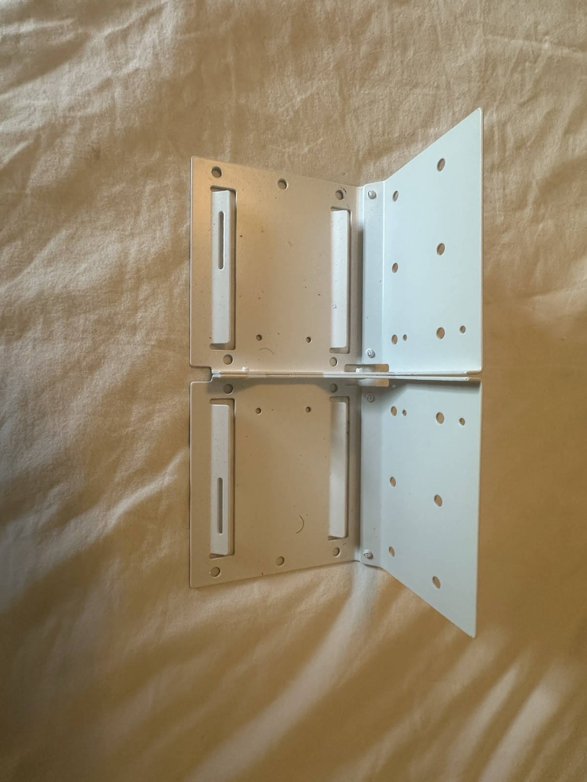Lutron Pocket Sub Coupled ,right and Left Brackets Total Of 18 Brackets , QS 100