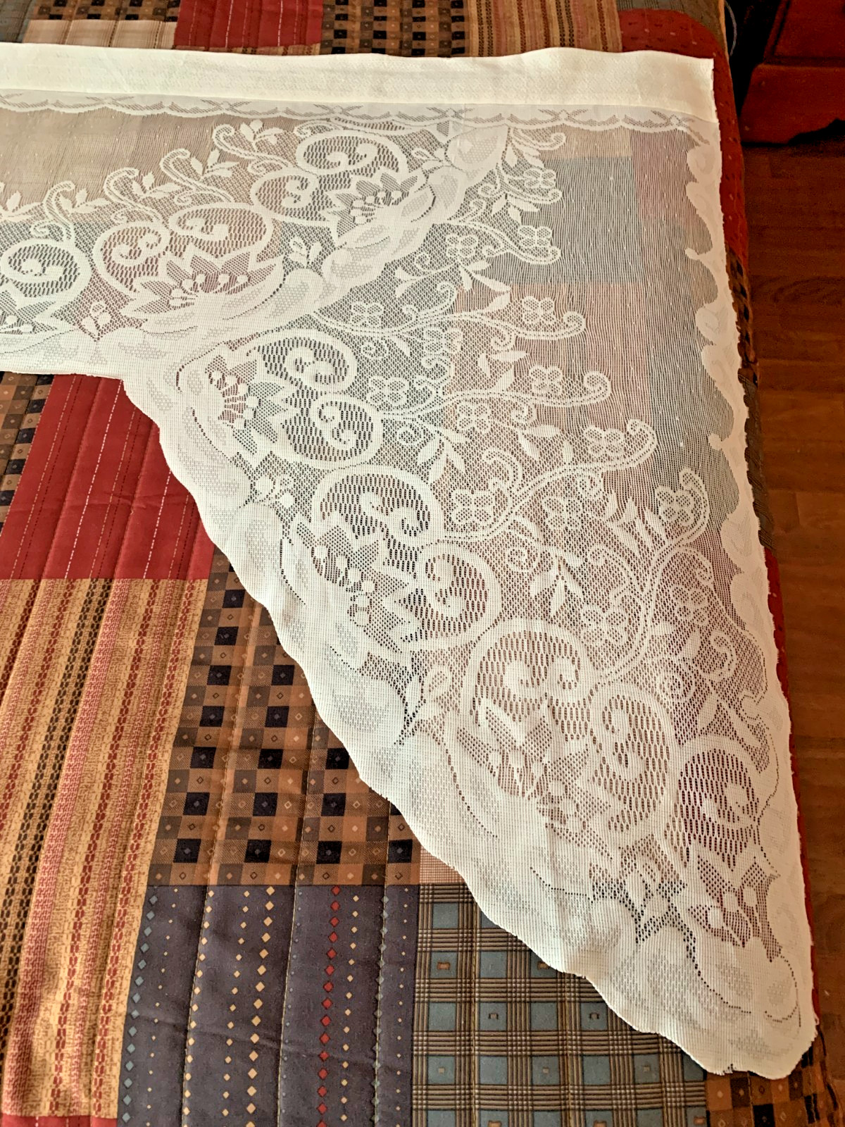 LACE VALANCE CURTAIN 55″ WIDE BY 34″ LONG ECRU BEIGE NEW