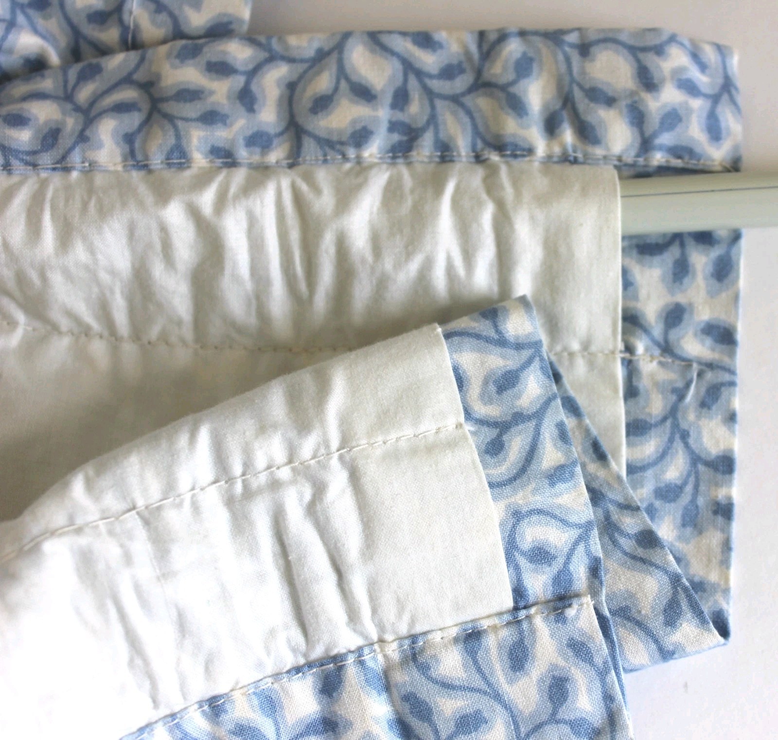 Custom Botanical Valance 150″ Blue & White Rose Hips Lined Dual Rod Pocket Vtg