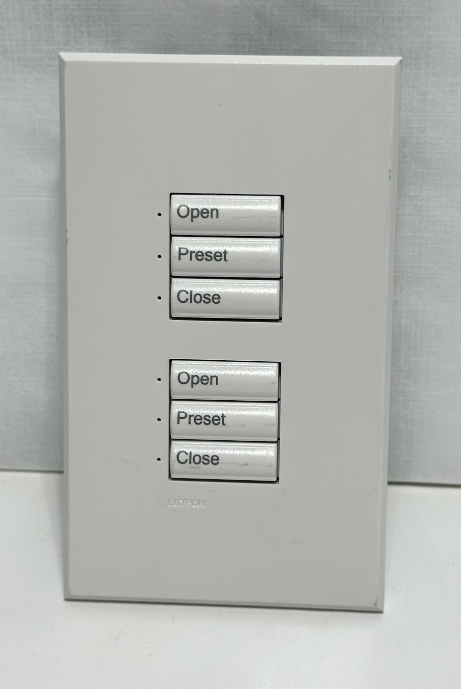 Lutron Sivoia QED SQA-3DN-WH-E01