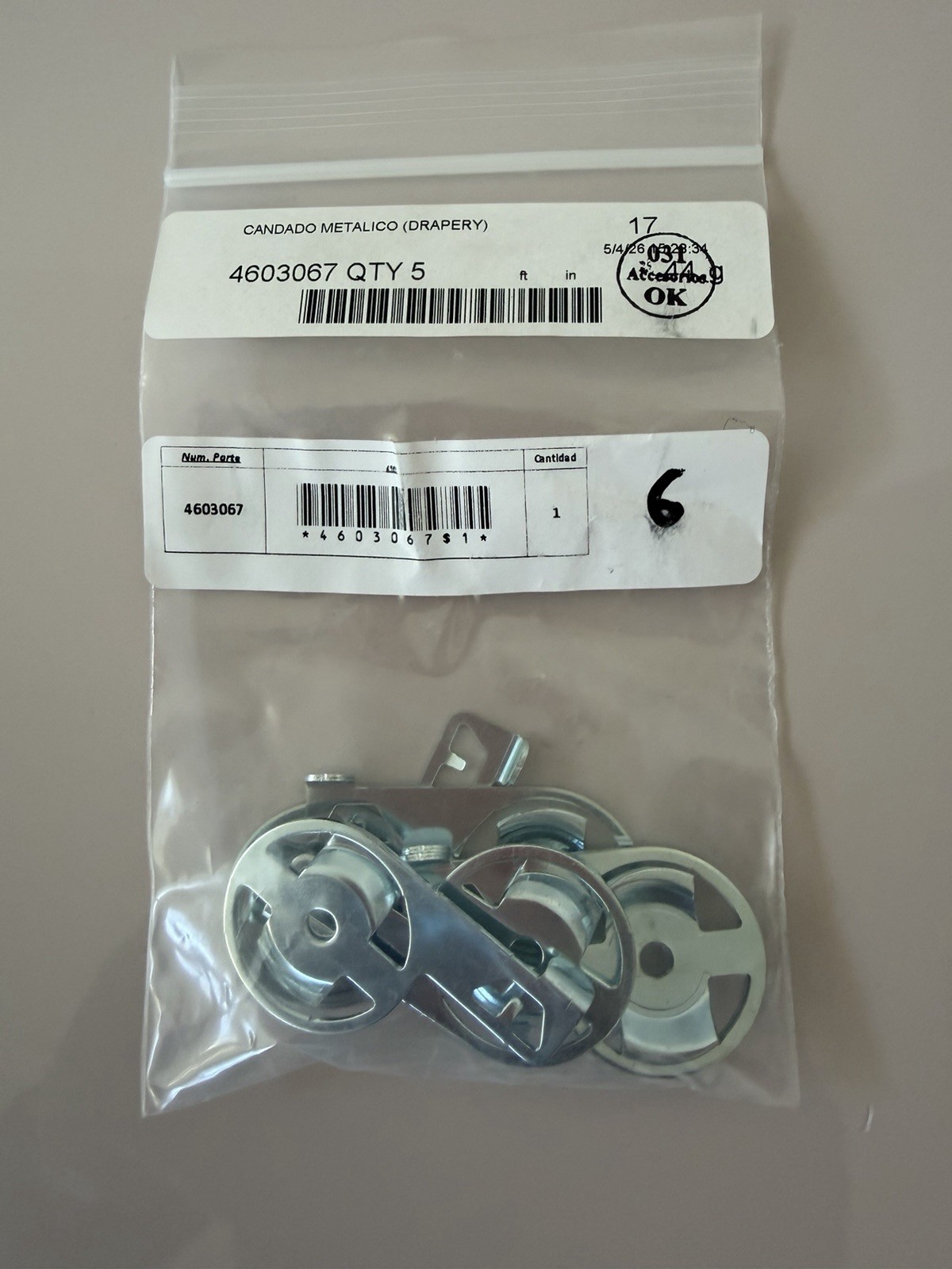 Lutron automated drapery track cam-lock mounting brackets 4603067