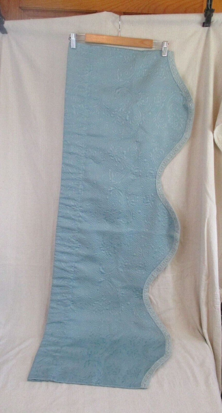 Vtg Blue Scallop Quilted Brocade Fabric Window Valance 18″ H x 50.5 L Cottagecor