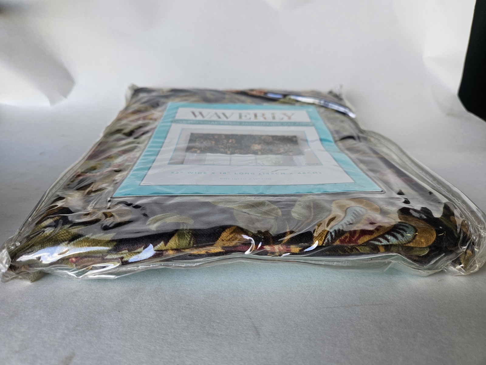 Waverly IMPERIAL DRESS Black Red ONYX Floral Modern VALANCE Farmhouse NEW 52×18
