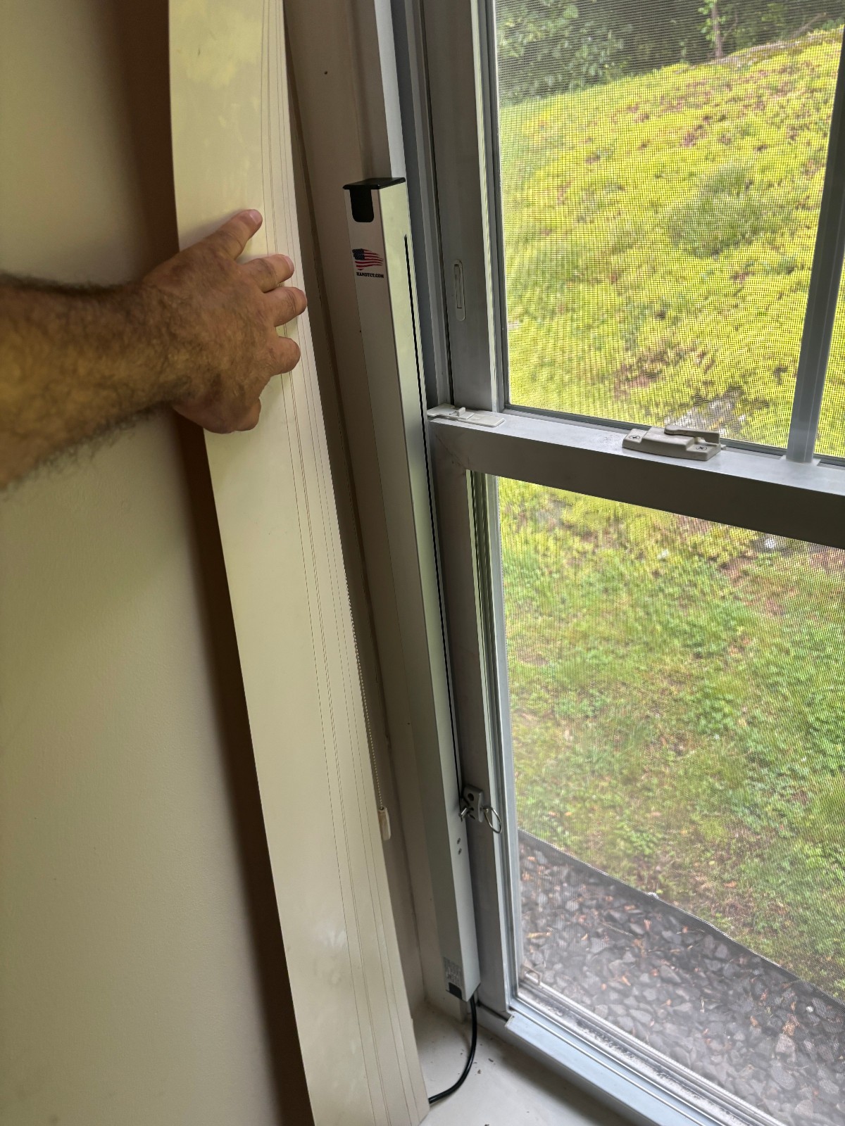 Electric Double Hung windows Opener Lift Fenestrator, complete Set w Remote