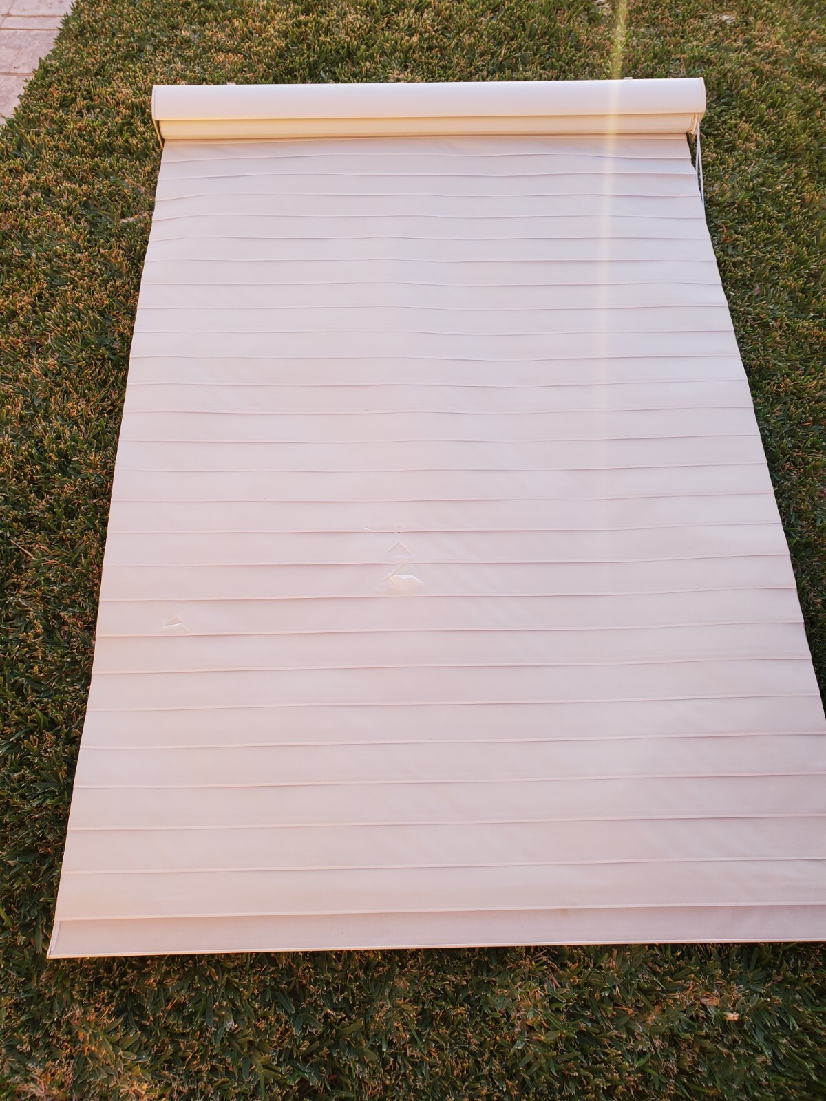 Hunter Douglas silhouette Window Shade 32 inches wide used – with rips