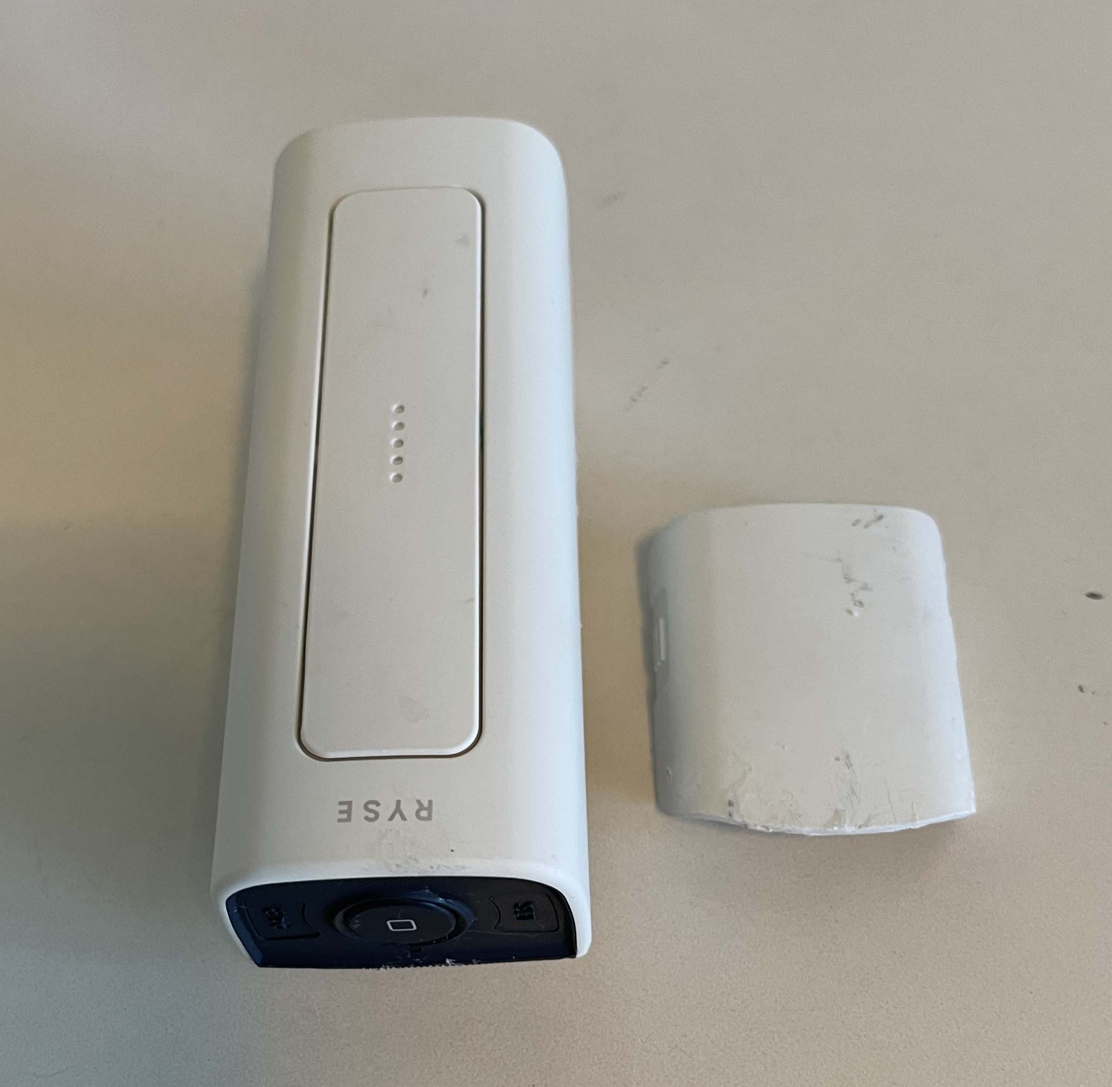 RYSE Smart Shade RYSE SmartShade GR-0103 Battery For Parts Not Working Damaged