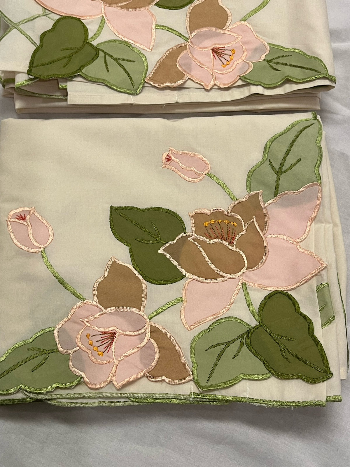 VTG Embroidered Scalloped Curtains Flowers Leaves with Tie Backs 70”x84” Spring