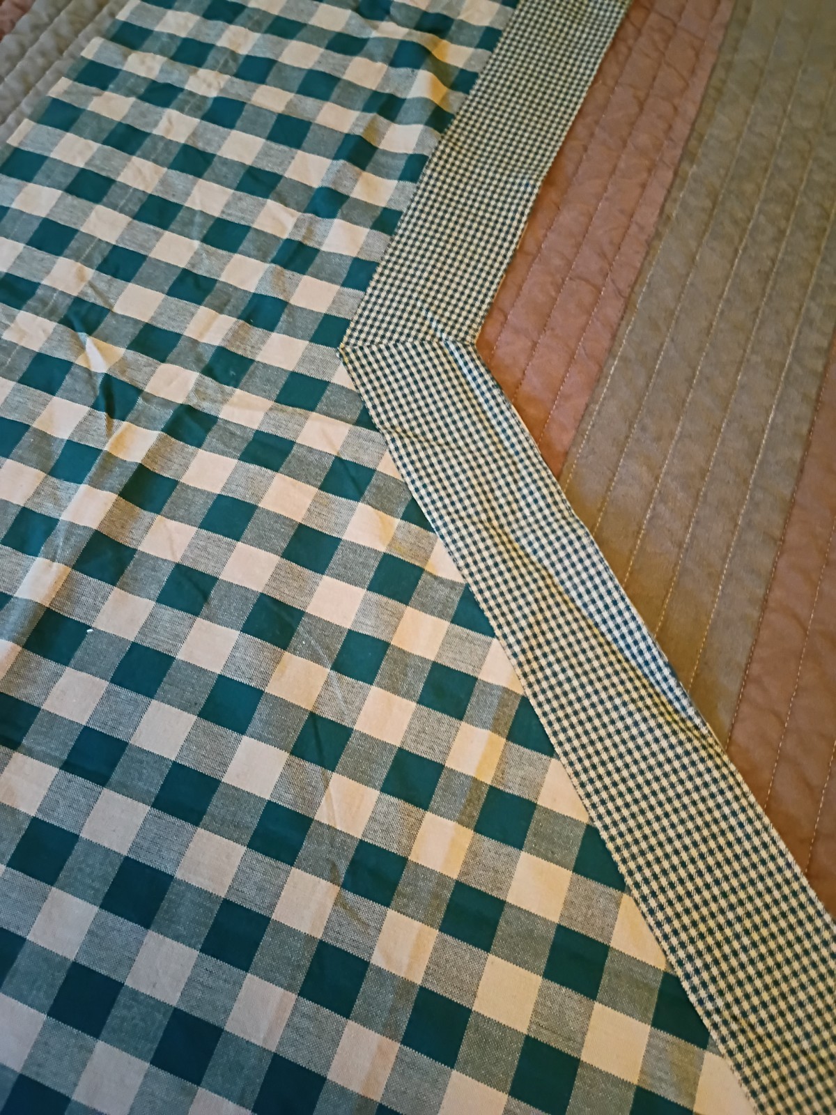 2 PAIR (4 PIECES) GREEN/BEIGE CHECKED COUNTRY VALANCES, 71″W X 36″L (PAIR WDTH)