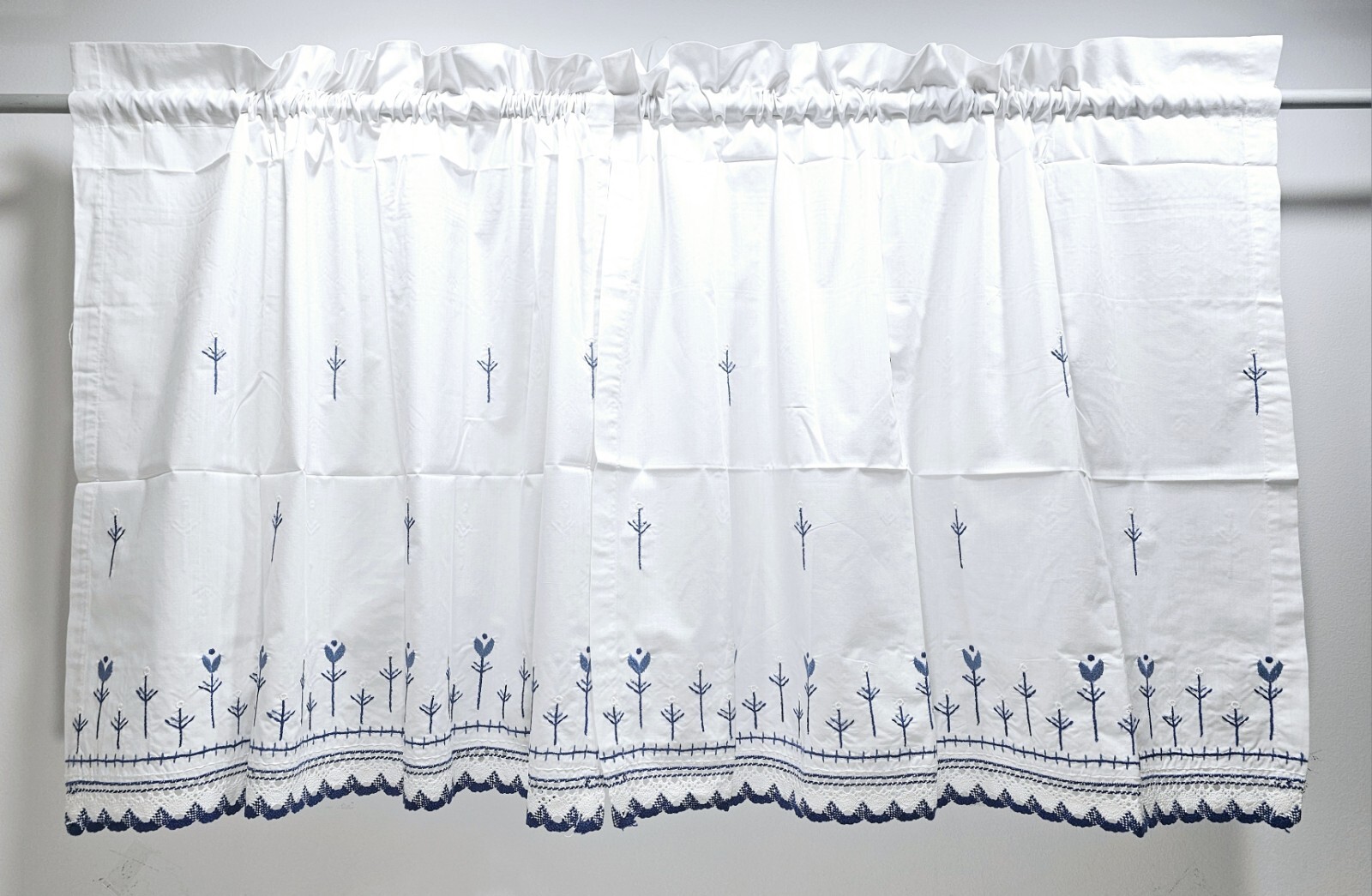 Tulip Time Flower Tailored Tier Curtains 60″x24″ / Pair Primitive White Blue NIP