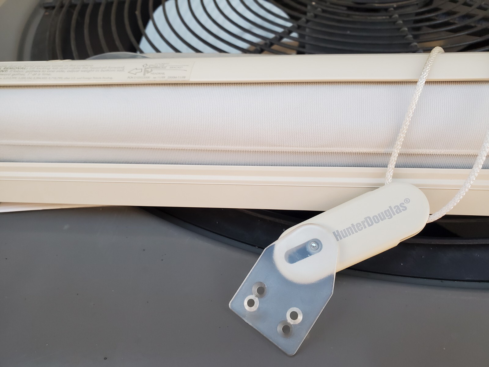 Hunter Douglas silhouette Window Shade 32 inches wide used – with rips