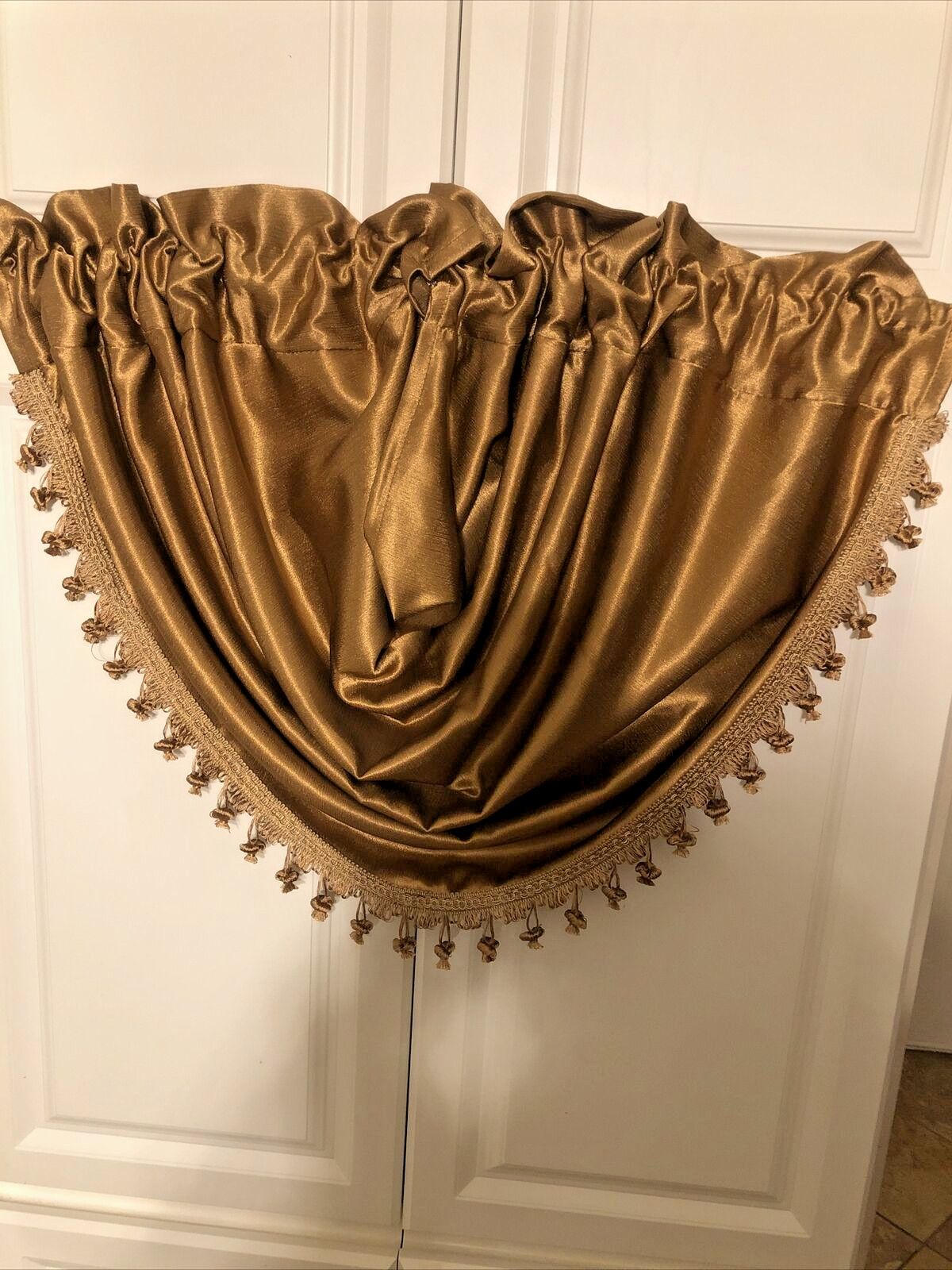 JC Penney CHRIS MADDEN Topaz Gold Waterfall Valance 58×26 Nice (1)