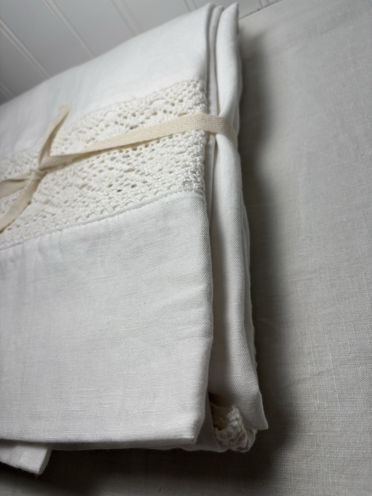 Greenrow Crochet Lace Linen Drape ~ 48” x 84” ~ Read