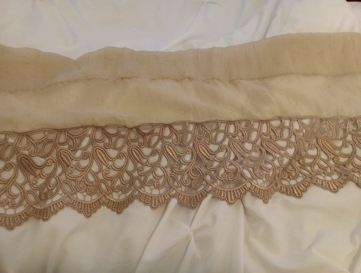 Vintage Embroidered Valance Beige Set 2