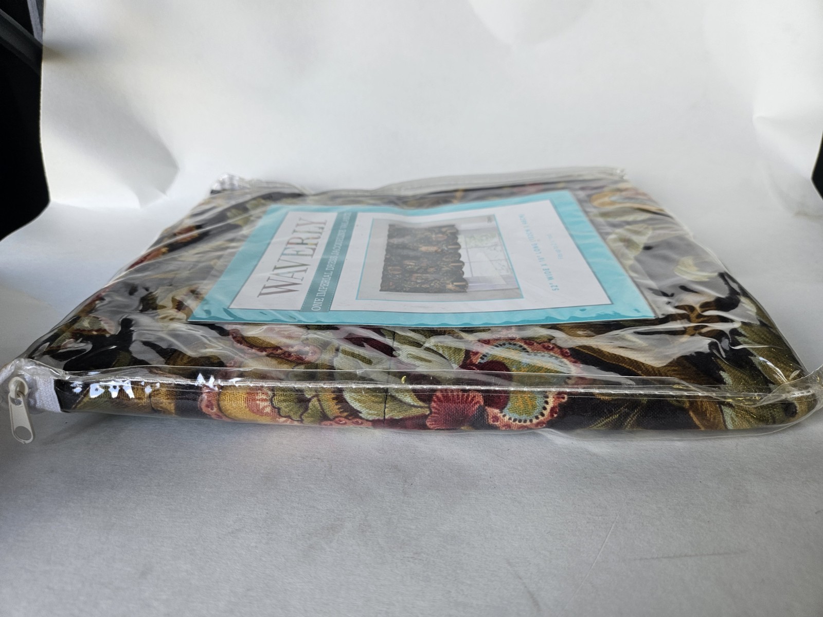 Waverly IMPERIAL DRESS Black Red ONYX Floral Modern VALANCE Farmhouse NEW 52×18