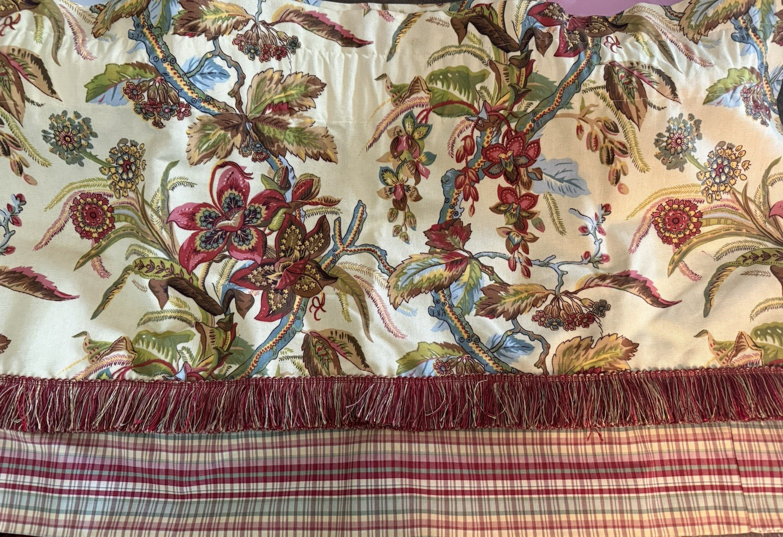 Waverly Hyde Park Valance Jacobean Floral Tassel Fringe Red Green Tan 23″x76″