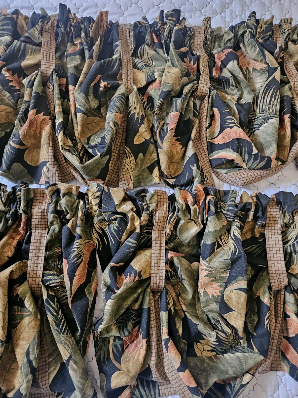 Thomasville 7pc Tahitian Black Sunset Valances 50W X 30H Sunrooms, Cafe Tiki bar