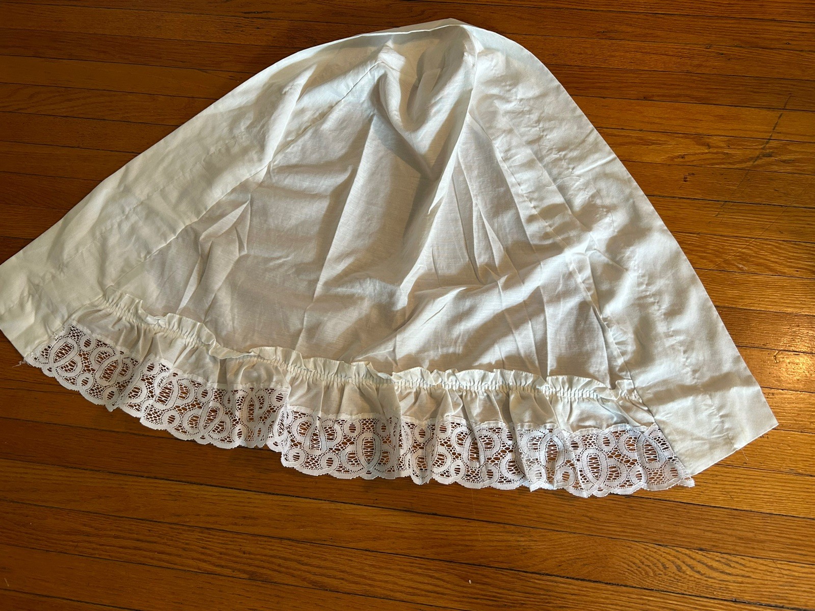 Battenburg White Valance 63 In