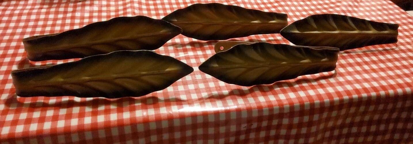 Vintage Metal Leaf Leaves Curtain Tiebacks Set of 5 Glam Decor Goldtone W/ Black