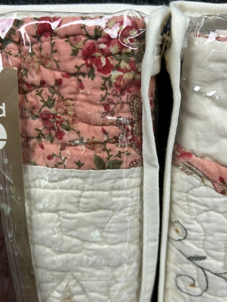 JCPenney Home Collection Quilted Embroidered Valance Vintage Manor 52×15 – Set