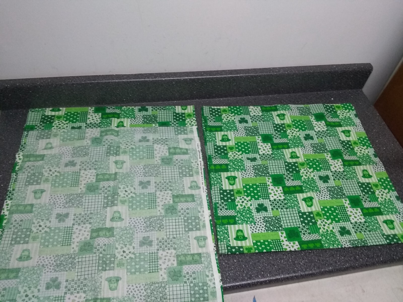 Vintage Shamrock Window Curtains, St Patrick’s Day 20″”W x 40″L (Pack of 2)