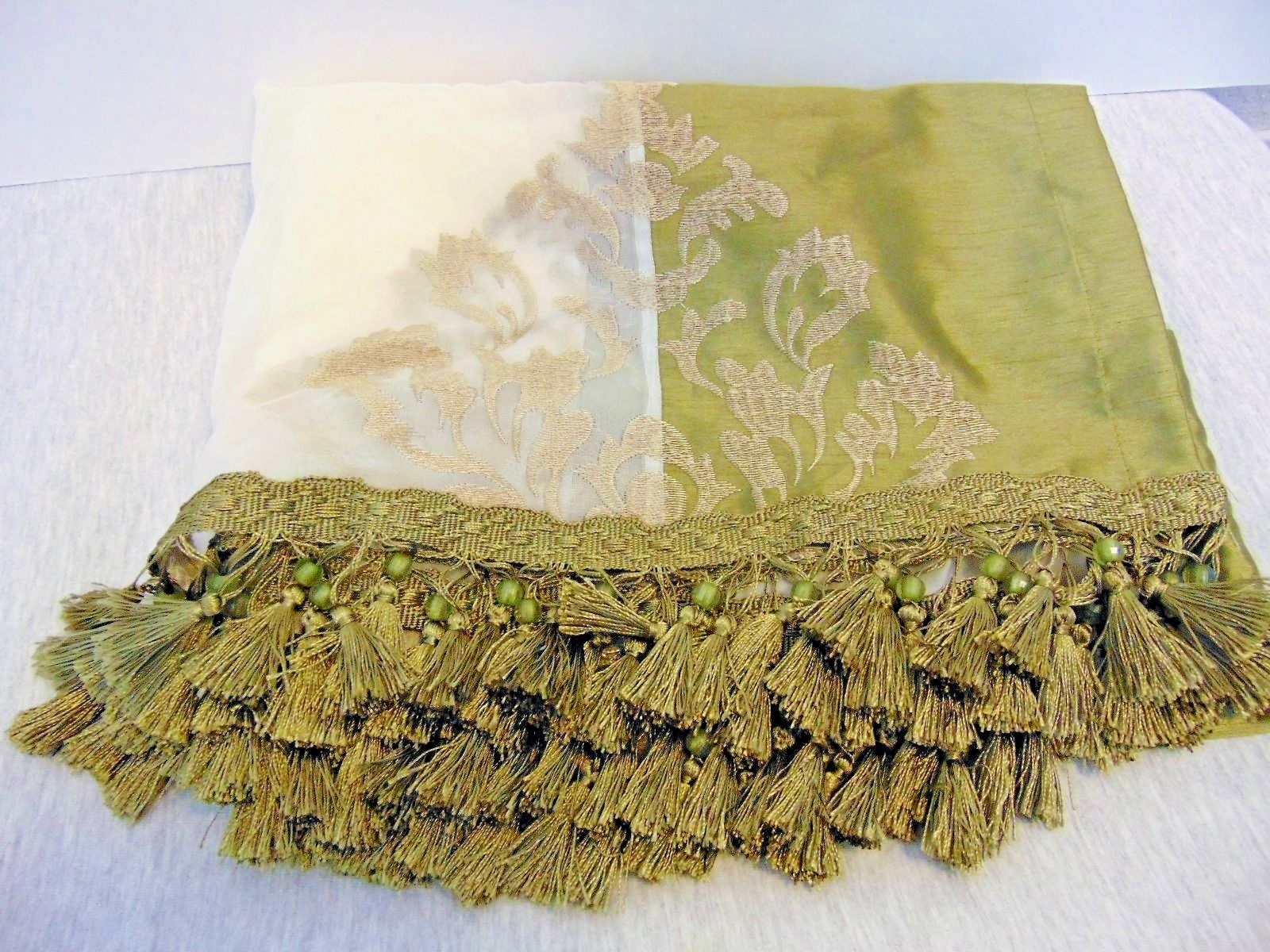 Window VALANCE Green White Beaded & Tassel 53″ x 21.5″