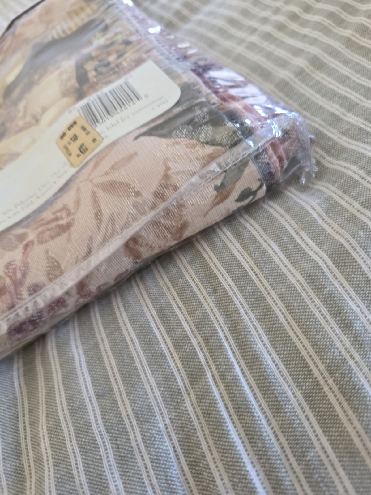 Croscill Classic Wovens Blouson Valance